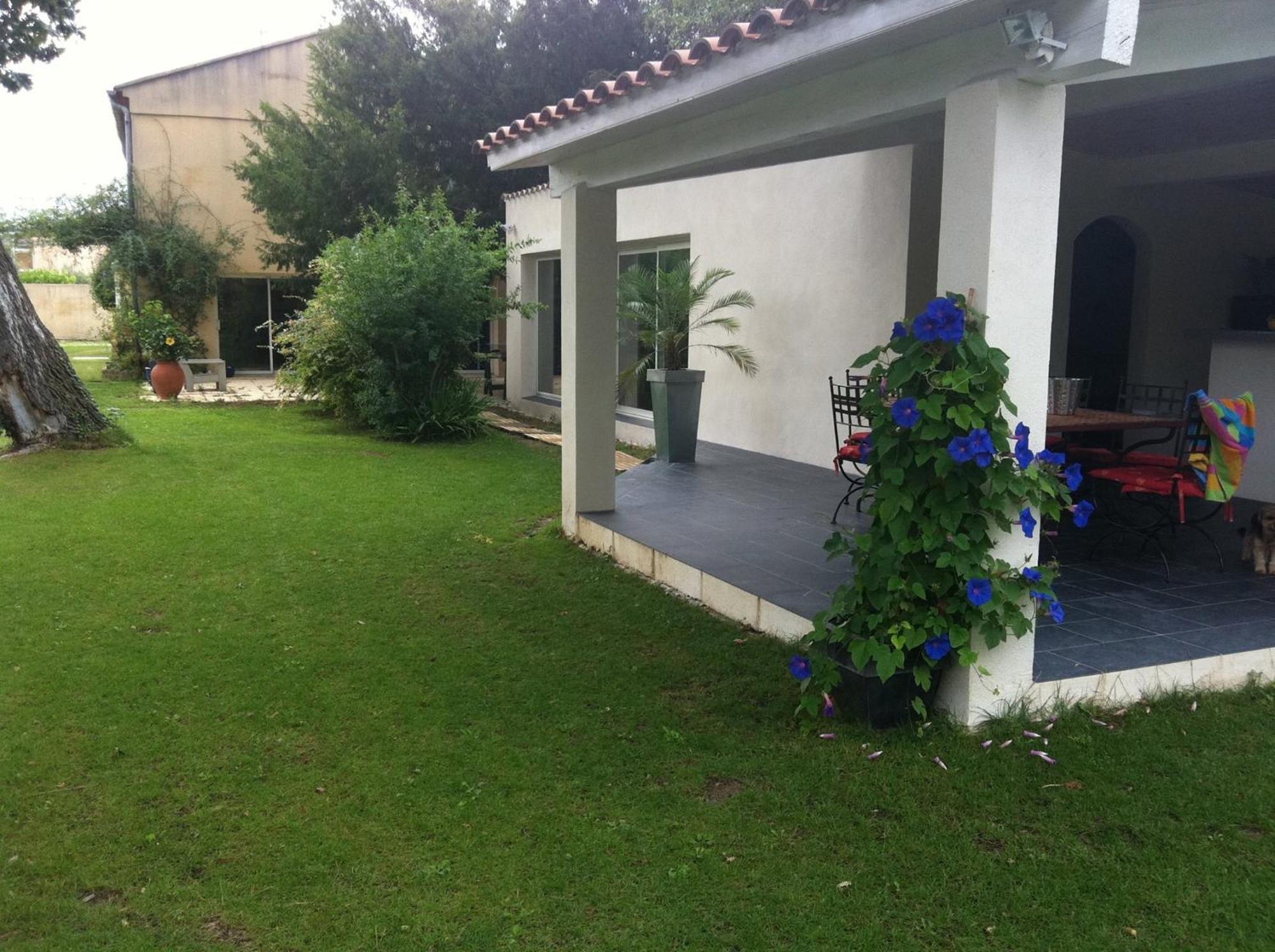 Revees Au Pin Parasol