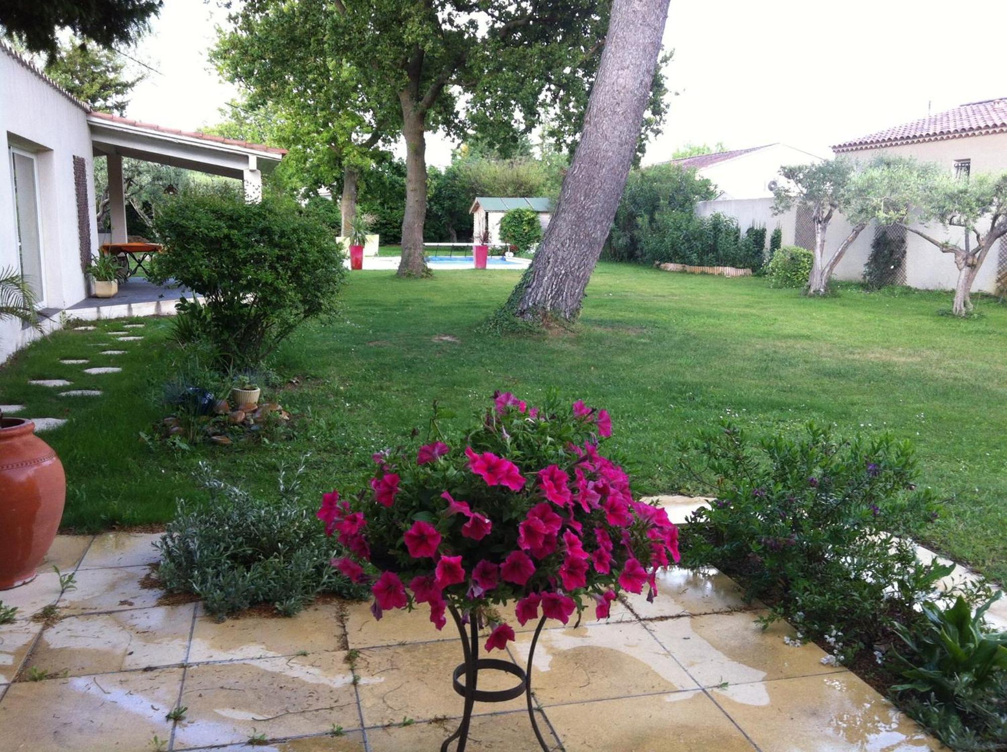 Revees Au Pin Parasol Villa