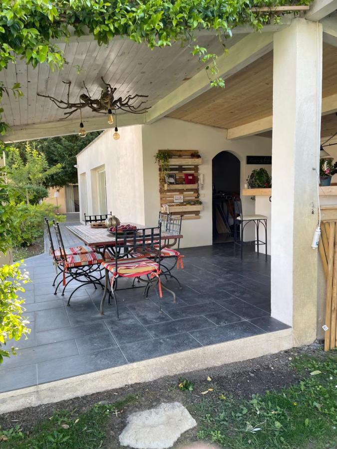 Revees Au Pin Parasol Villa